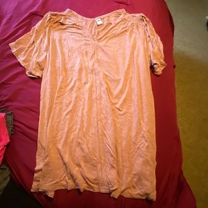 Old navy tee
